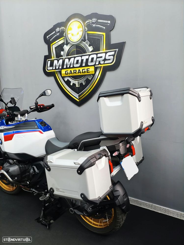 BMW R 1300 GS Adventure Trophy - 13