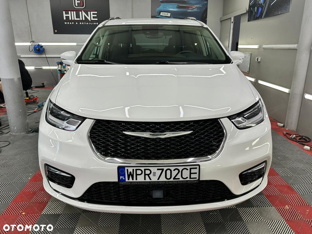 Chrysler Pacifica - 4