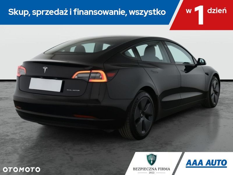 Tesla Model 3 - 7