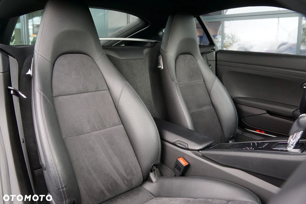 Porsche Cayman PDK Black Edition - 30