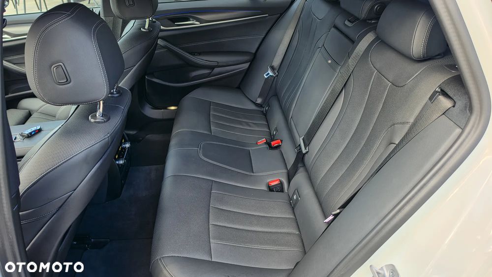 BMW Seria 5 520d MHEV Sport Line sport - 12