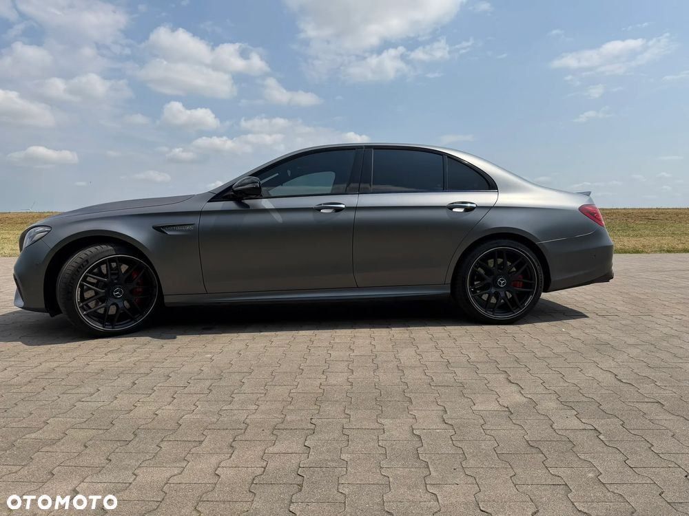 Mercedes-Benz Klasa E AMG 63 S 4Matic+ AMG Speedshift MCT-9G - 3