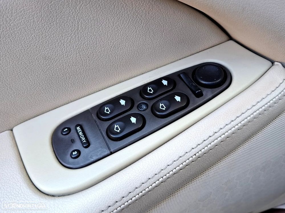 Jaguar S-Type 3.0 V6 Executive Auto. - 9