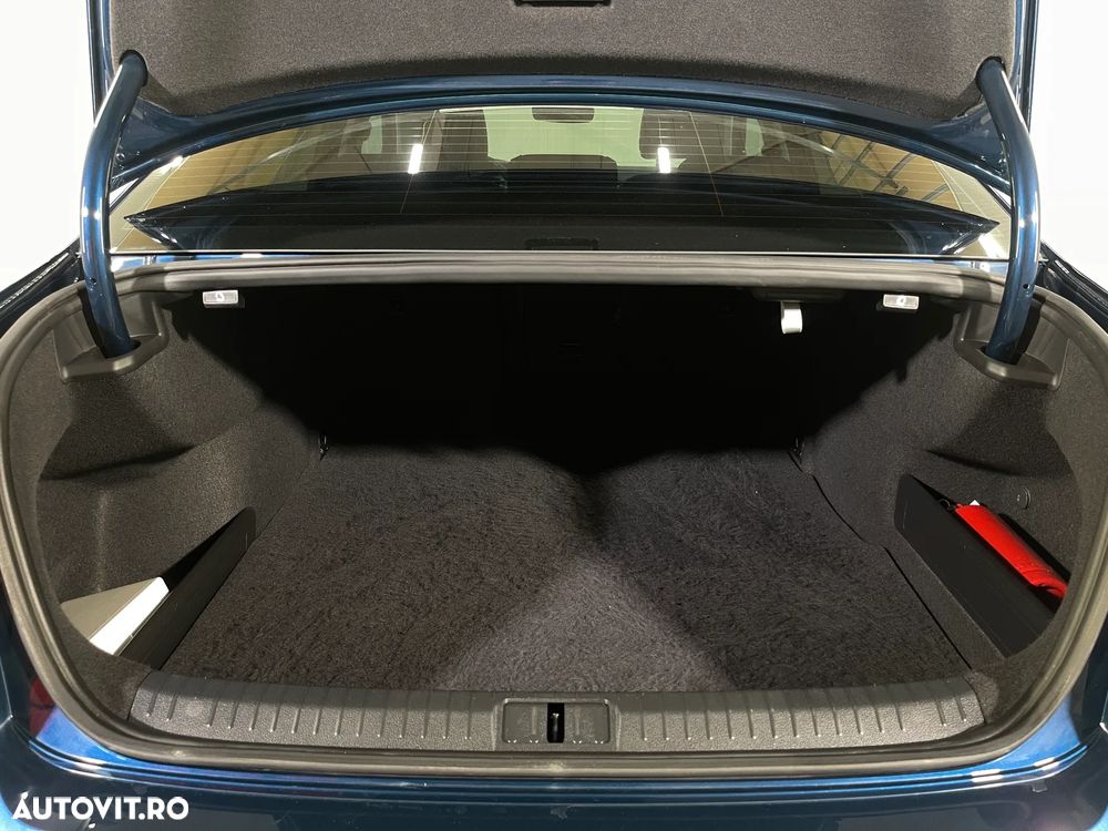 Volkswagen Passat 2.0 TDI DSG 4Mot Highline - 13