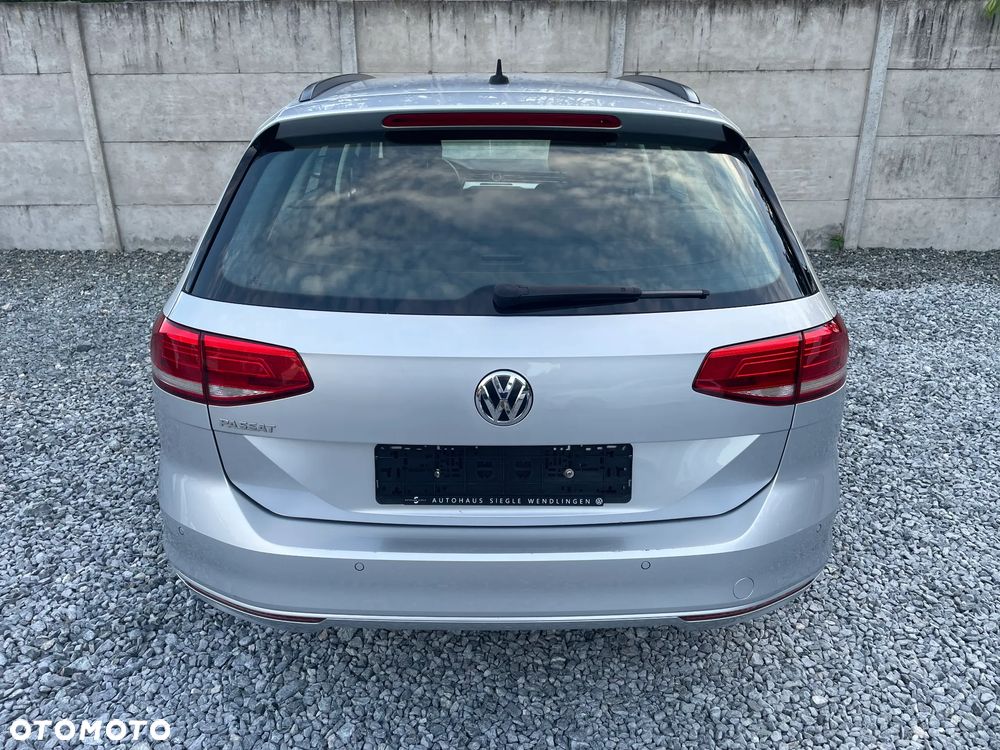 Volkswagen Passat 2.0 TDI SCR DSG Comfortline - 6