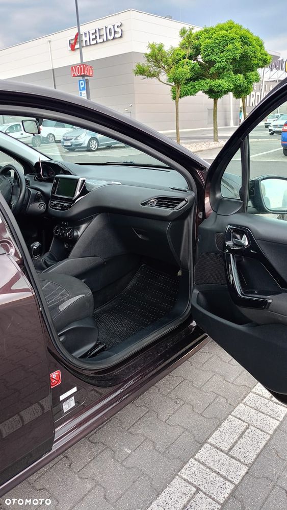 Peugeot 208 - 6