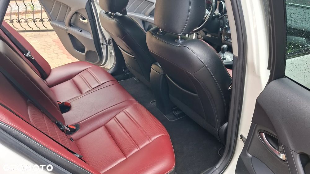 Toyota Avensis 1.8 Selection MS - 21