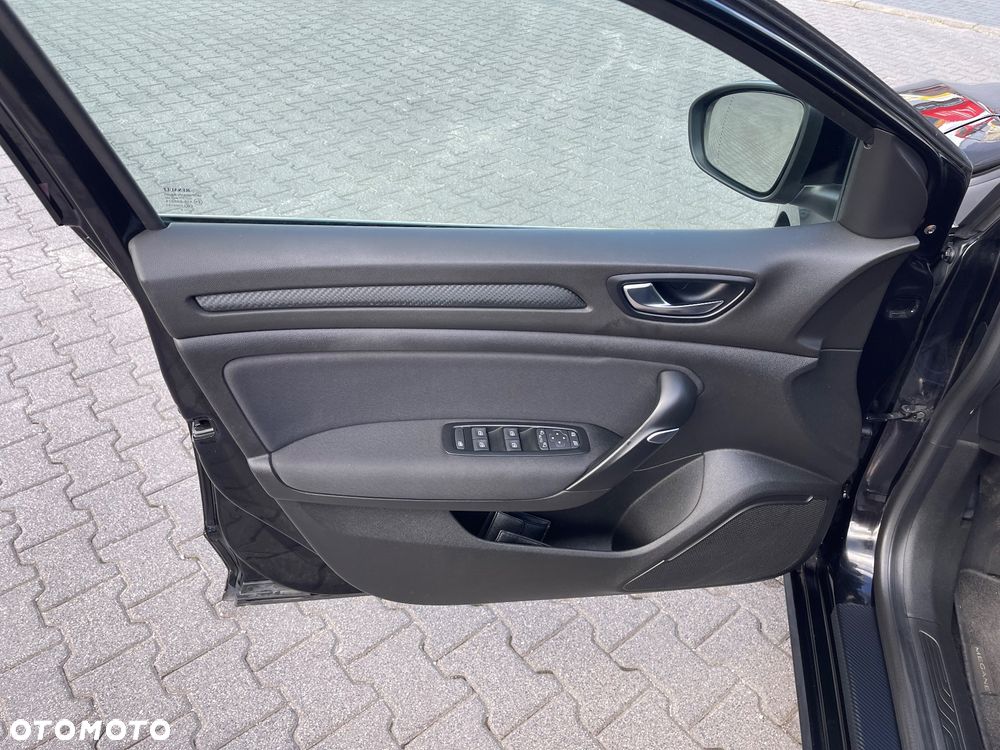 Renault Megane ENERGY TCe 130 Start & Stop LIMITED - 18