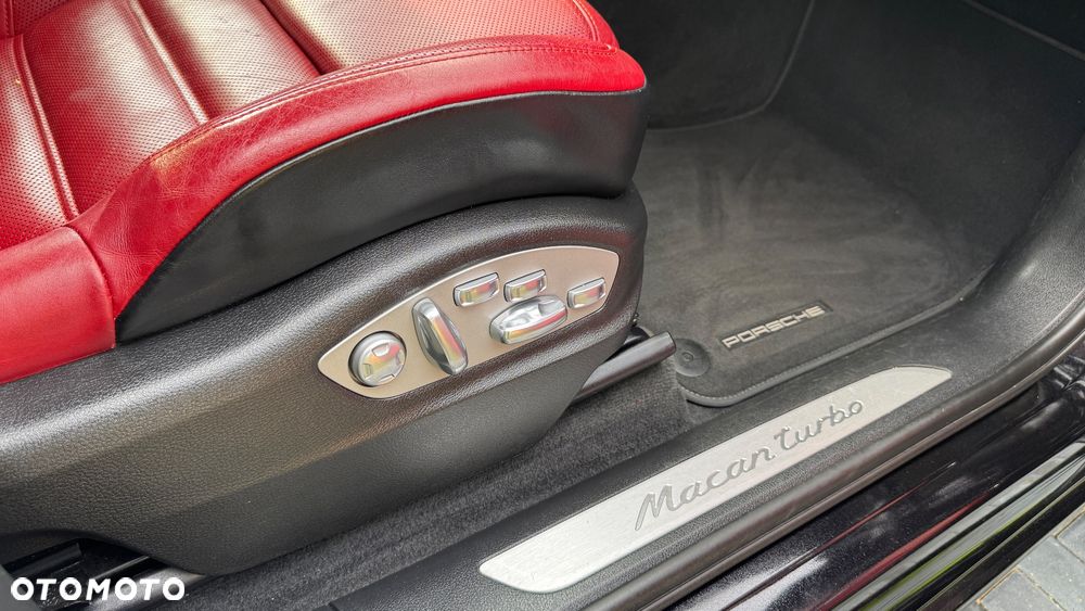 Porsche Macan - 31