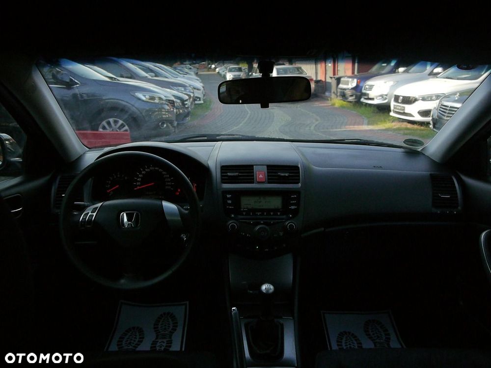 Honda Accord 2.0 Executive - 16