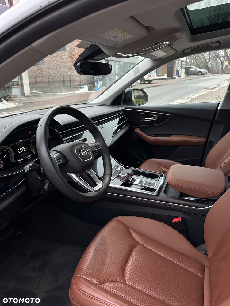 Audi Q8 55 TFSI quattro tiptronic - 11