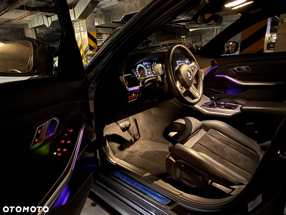 BMW Seria 3 318i M Sport - 17
