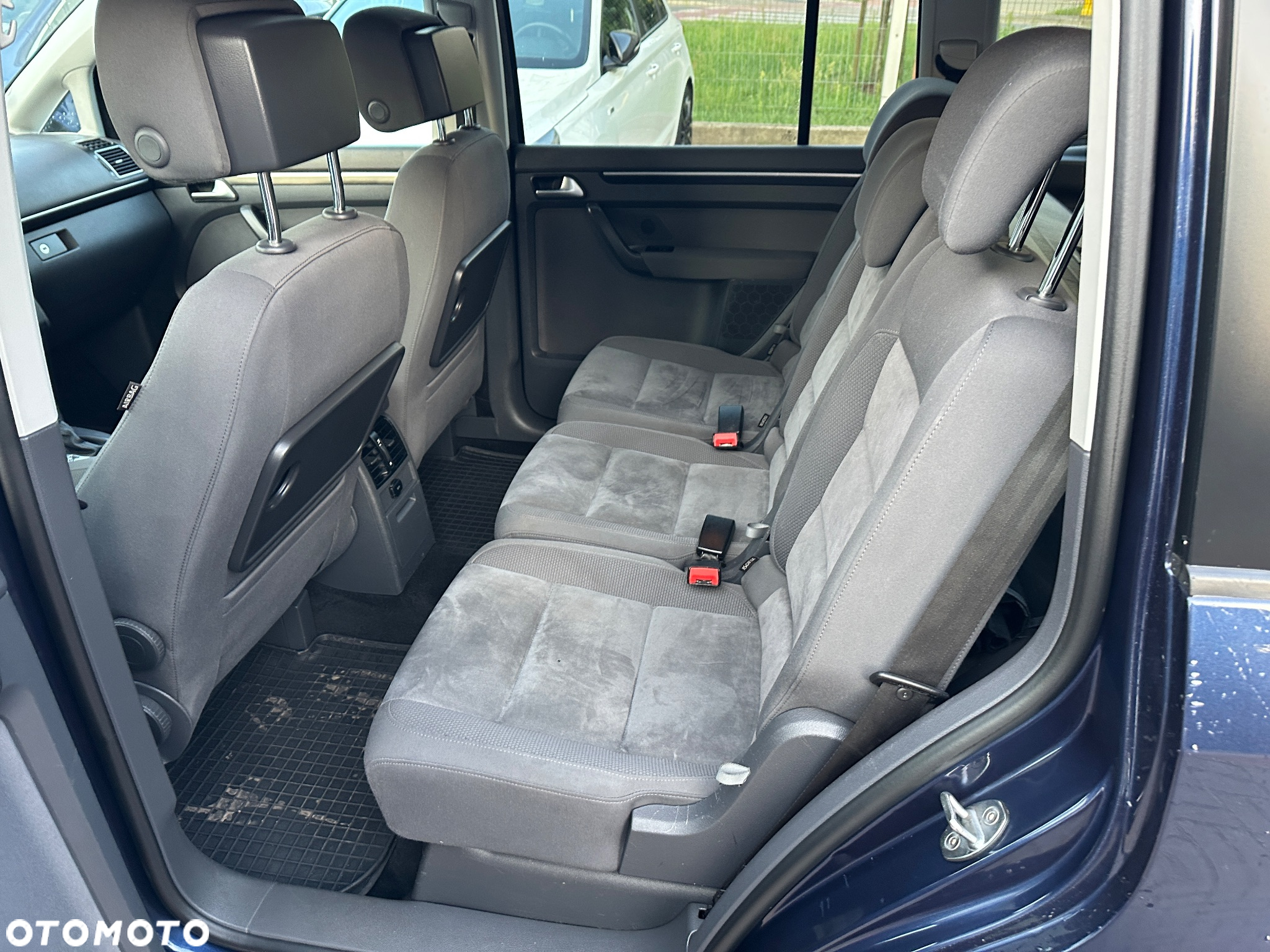 Volkswagen Touran 2.0 TDI DPF Highline DSG - 19