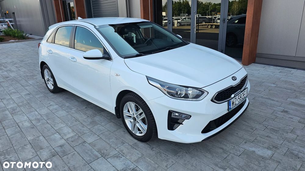 Kia Ceed 1.6 CRDi mHEV M - 2