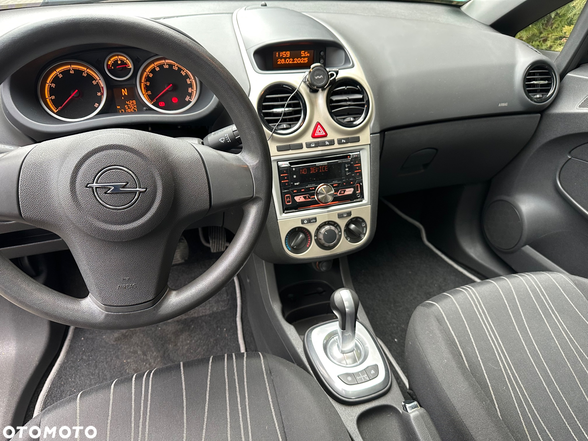 Opel Corsa 1.2 16V Silverline Easytronic - 12