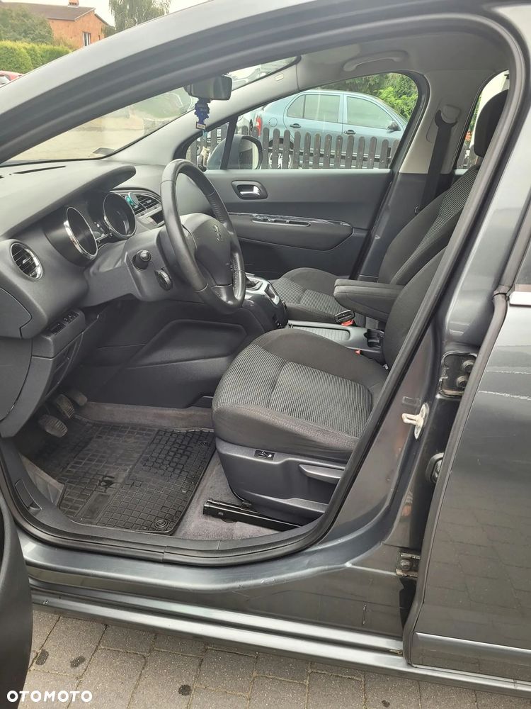 Peugeot 5008 - 11