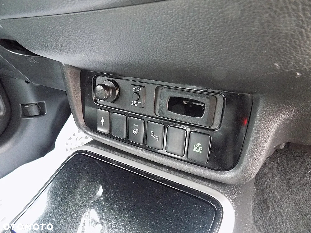 Mitsubishi Outlander 2.4 4WD Plug-In Hybrid Top - 23
