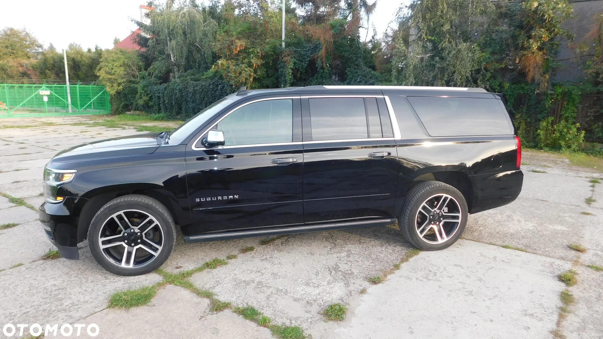 Chevrolet Suburban - 26
