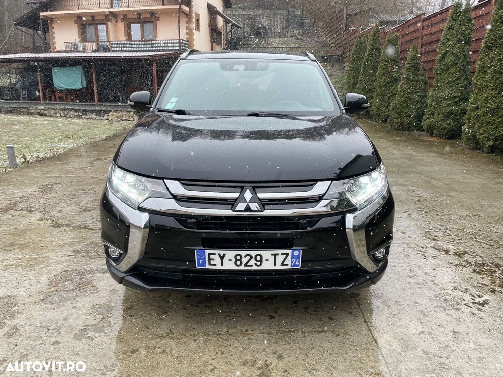 Mitsubishi Outlander - 1