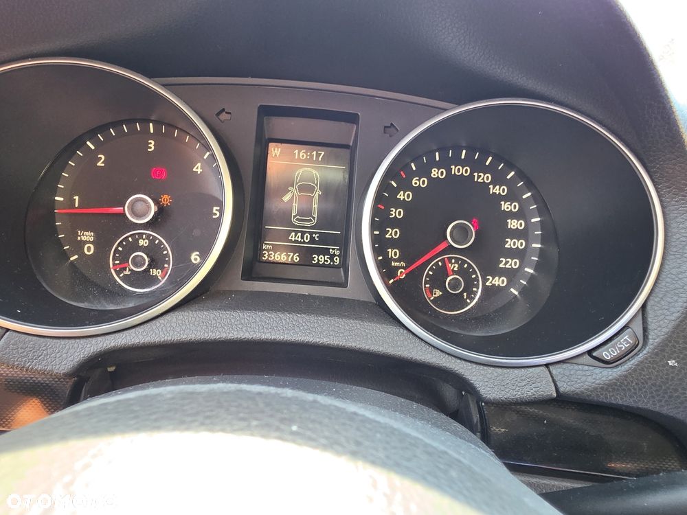 Volkswagen Golf - 6