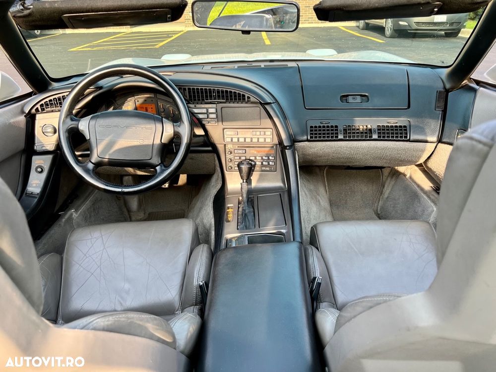 Chevrolet Corvette - 19