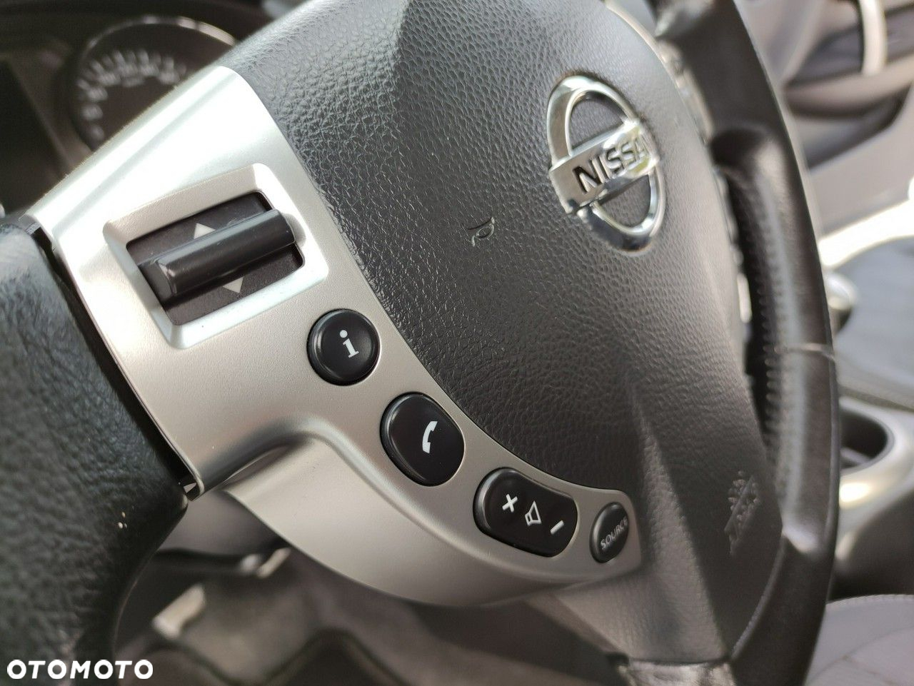 Nissan Qashqai - 25