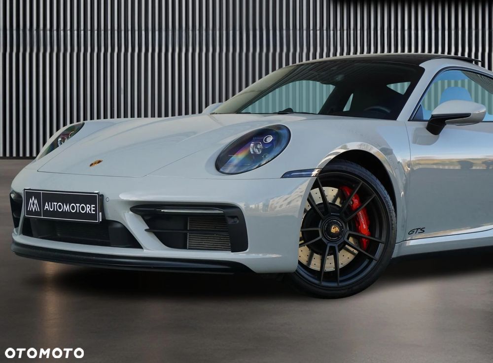 Porsche 911 Carrera 4 GTS - 2