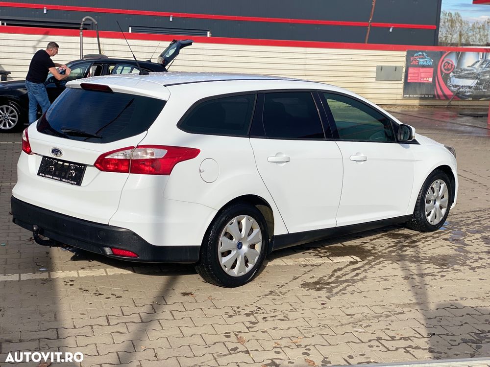 Ford Focus 1.6 TDCI DPF Sport - 4