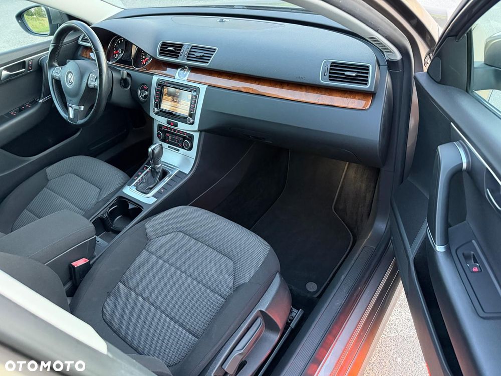 Volkswagen Passat ver-1-4-tsi-sportline-dsg - 12