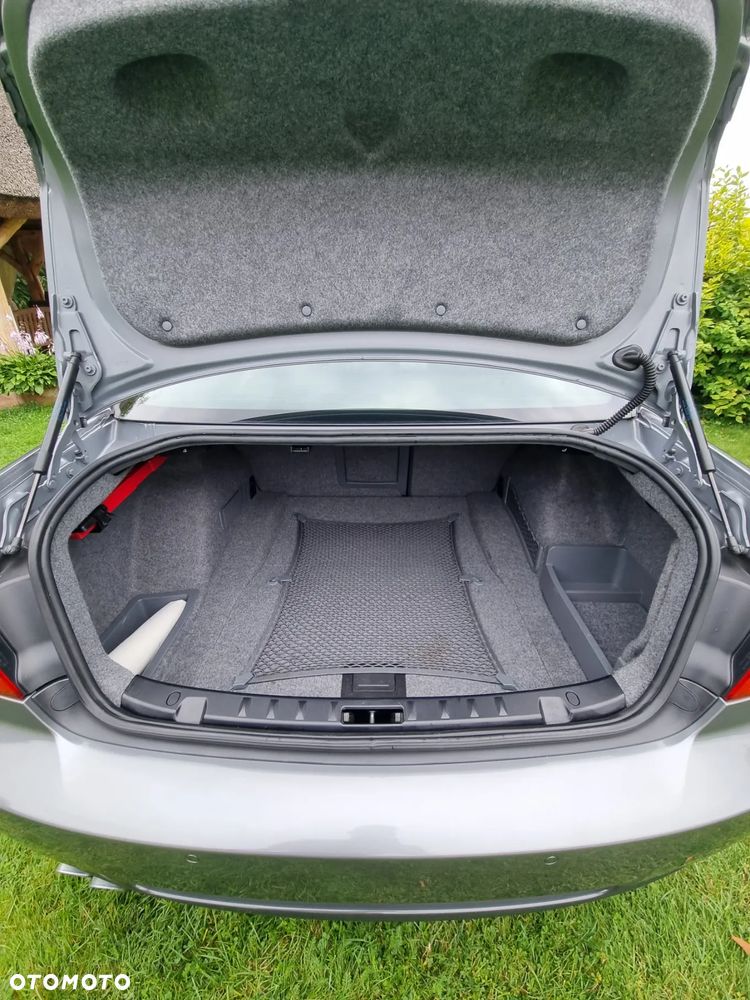 BMW Seria 3 325i xDrive M Sport Edition - 7