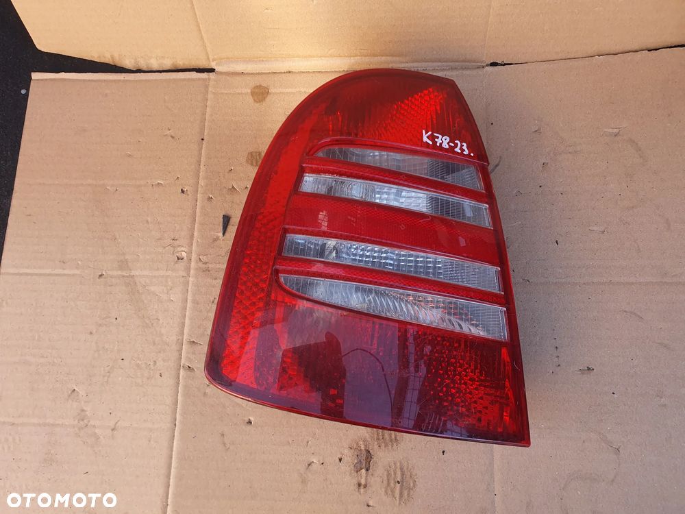 * LAMPA TYLNA LEWA TYŁ LEWO SKODA SUPERB 1 - 1