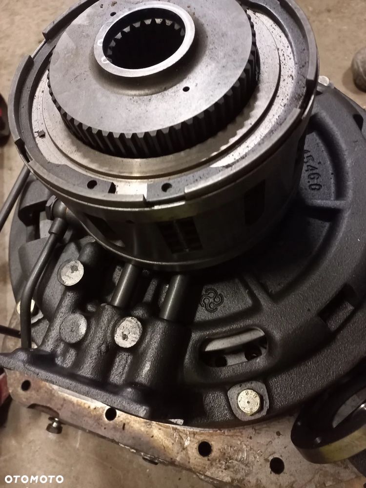 Części Same pokrywa skrzyni biegów same titan,rubin 145,150,160,165,190,Lamborgini racing,deutz agrotron,hurliman,84546.0,skrzynia,pokrywa ,spręgło,wałek,kosz,cewka,koło zębate,zwolnica,obudowa - 4