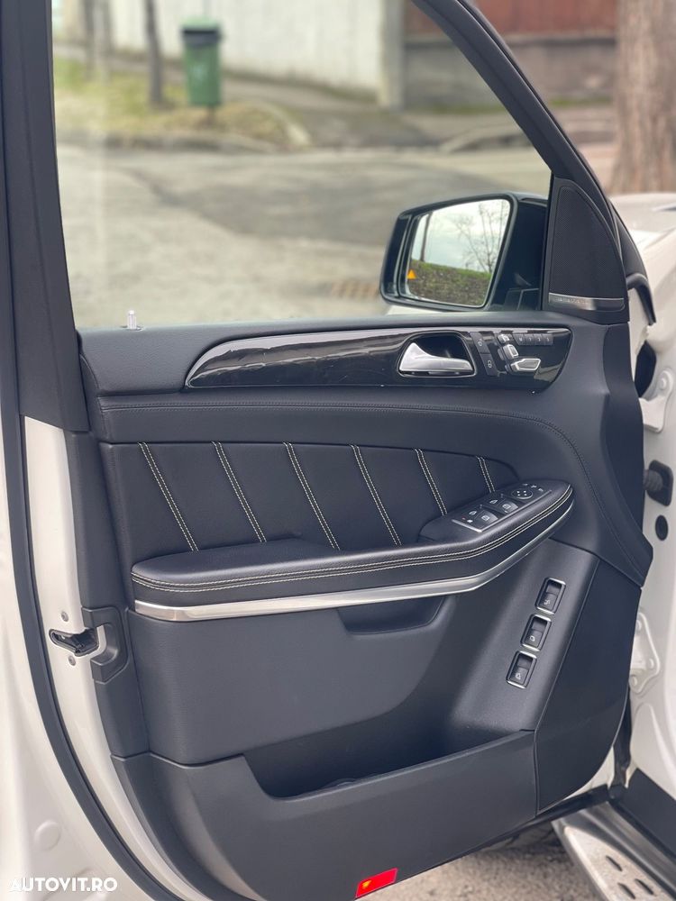 Mercedes-Benz GLS - 12