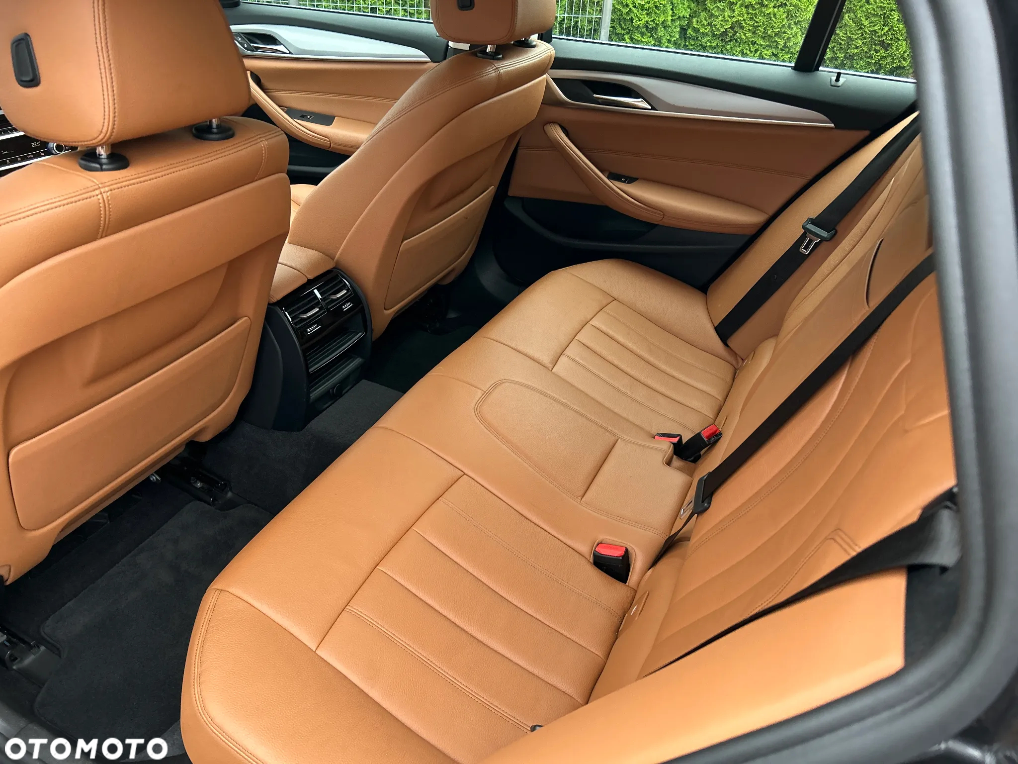 BMW Seria 5 520d - 24