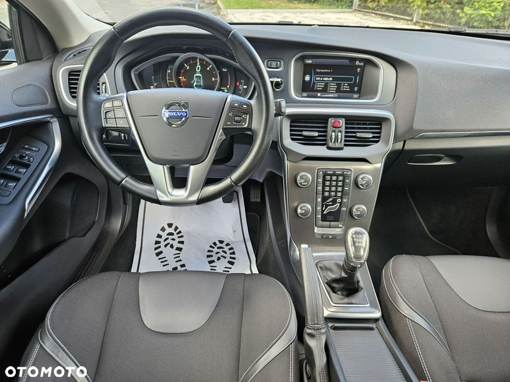Volvo V40 D2 Momentum - 8