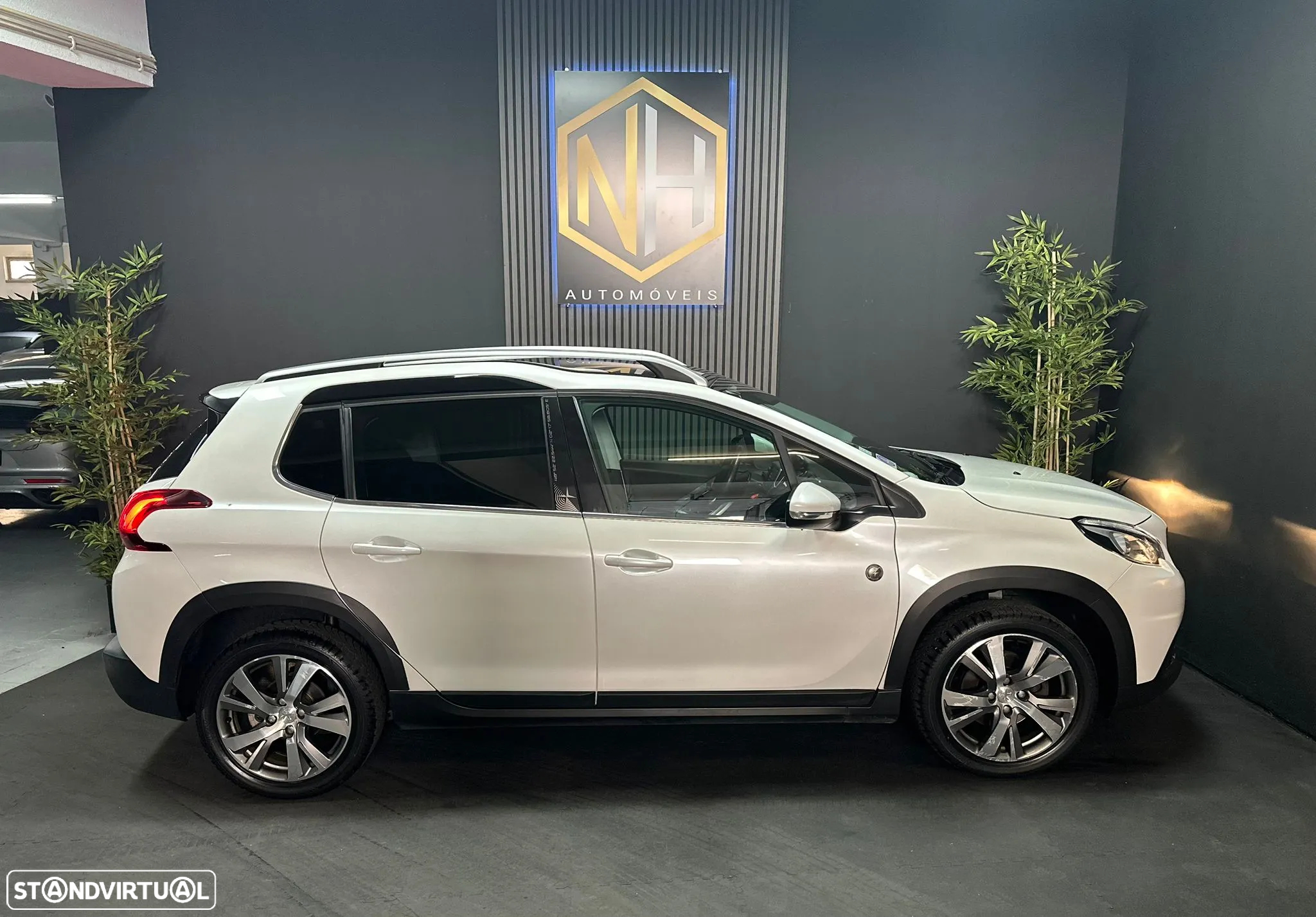 Peugeot 2008 1.2 PureTech Crossway EAT6 - 6