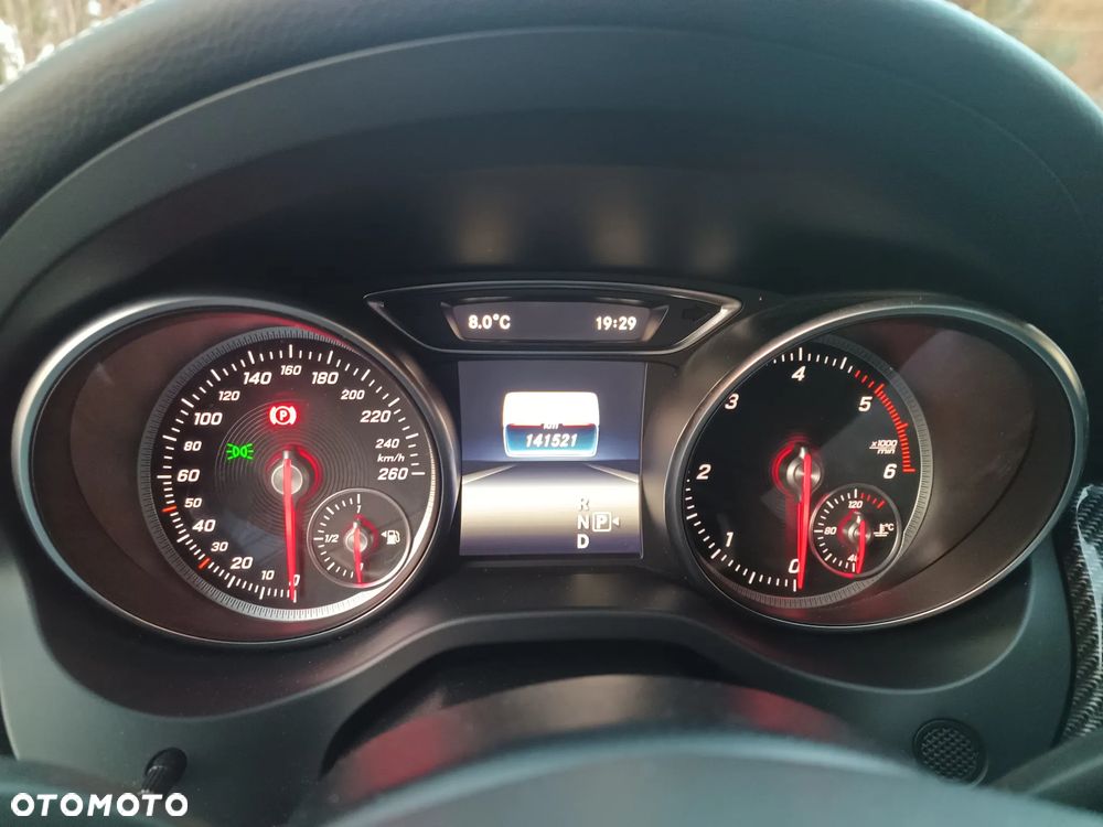 Mercedes-Benz GLA 220 d 7G-DCT UrbanStyle Edition - 33