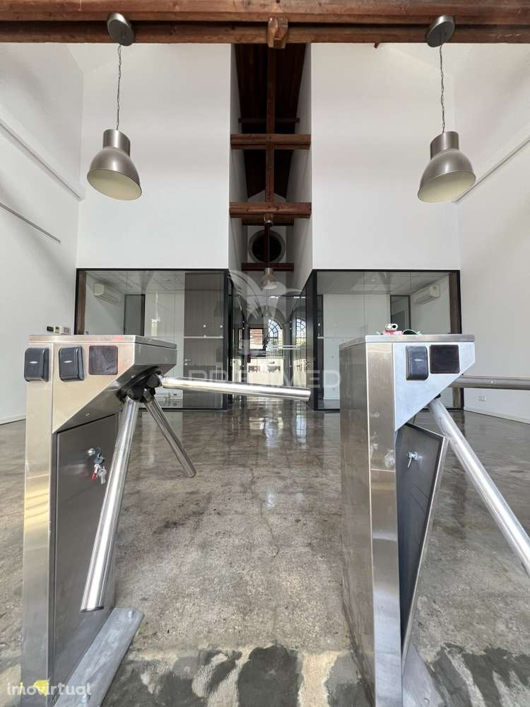 Armazém/Escritórios  -  Renovado   -   Areosa - Grande imagem: 3/7