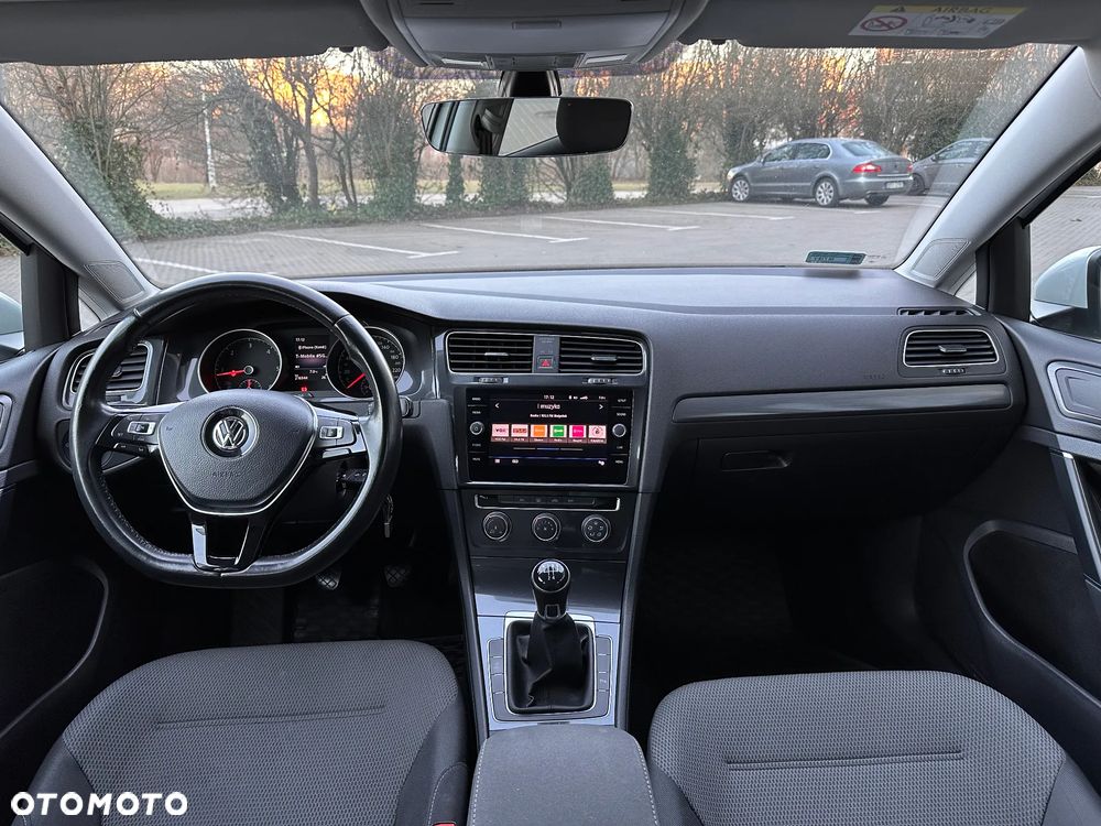 Volkswagen Golf 1.6 TDI BMT Comfortline - 10
