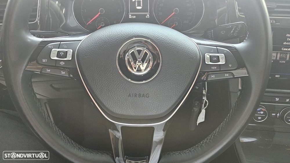 VW Golf 1.6 TDI Confortline - 12