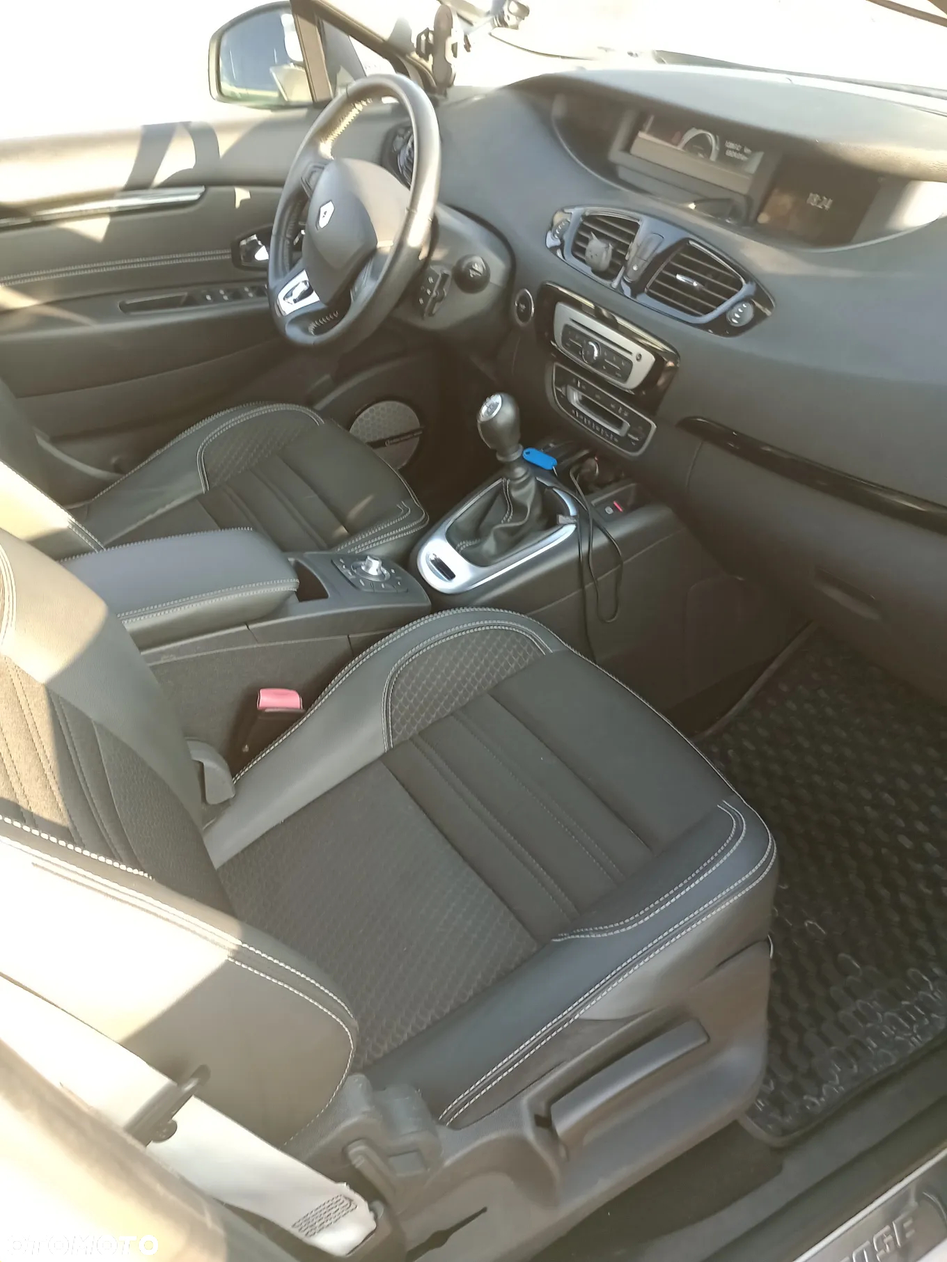 Renault Grand Scenic ENERGY TCe 130 S&S Bose Edition - 7