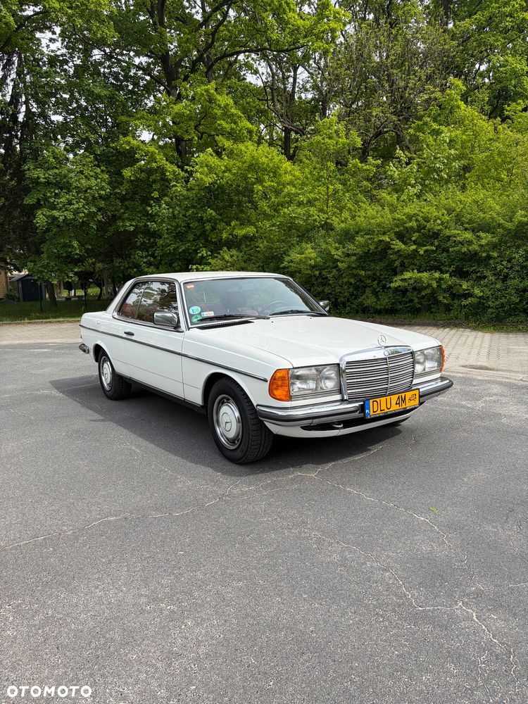 Mercedes-Benz W123 - 2