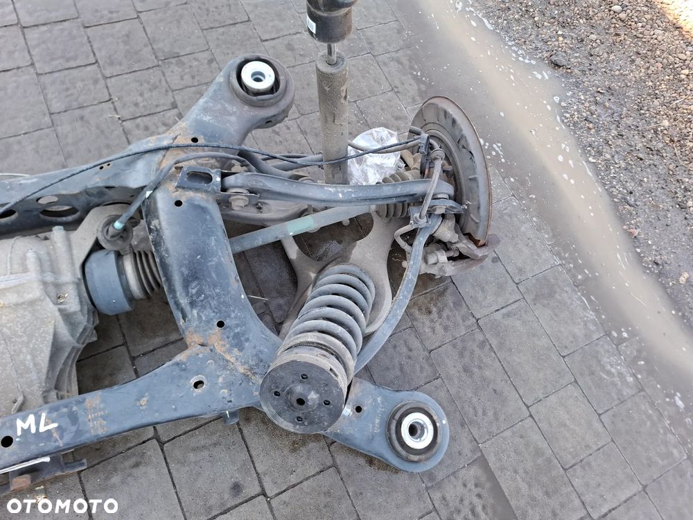 MERCEDES ML W164 BELKA ZAWIESZENJA WÓZEK TYL - 3