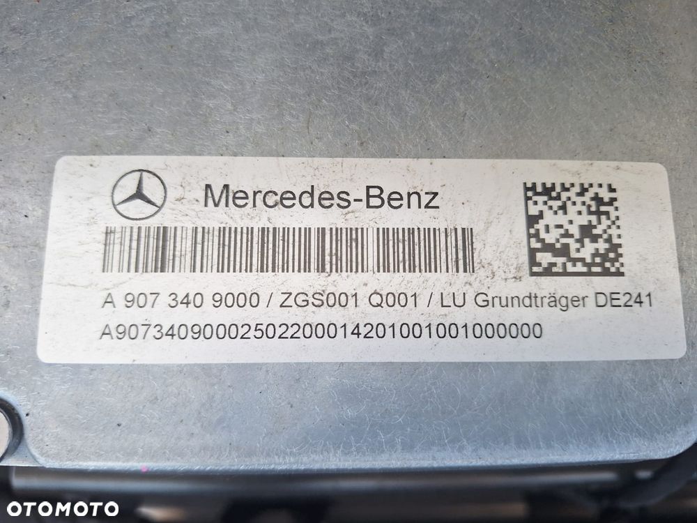 Mercedes-Benz Sprinter - 39