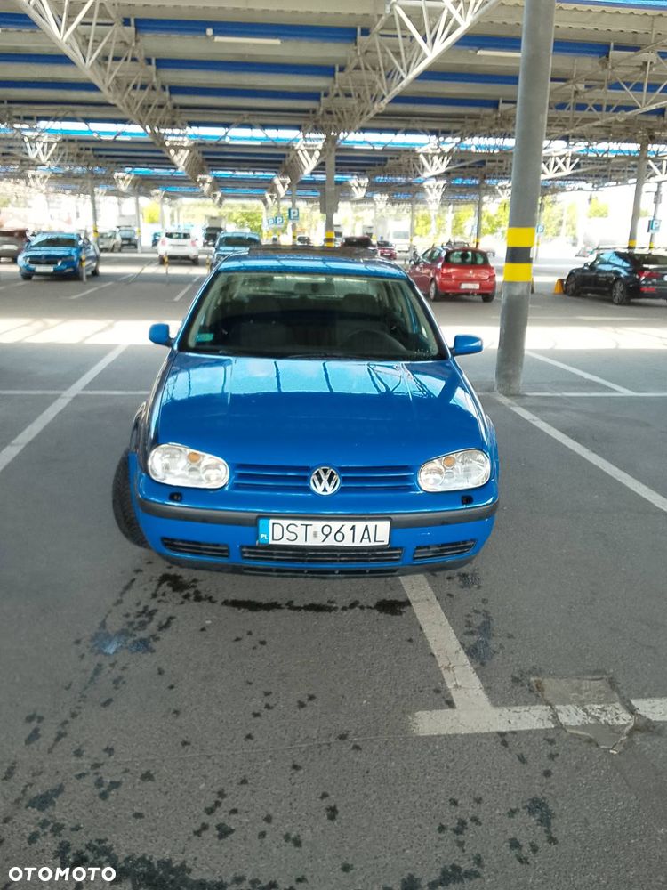 Volkswagen Golf 1.6 - 9