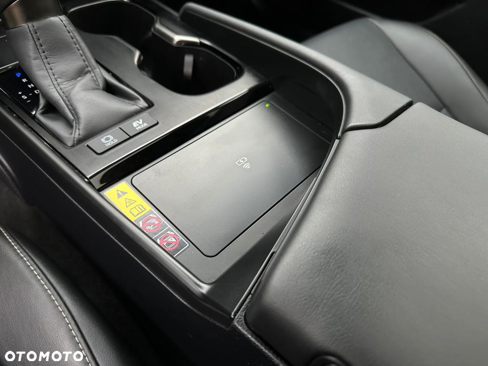 Lexus ES 300h Business Edition - 28