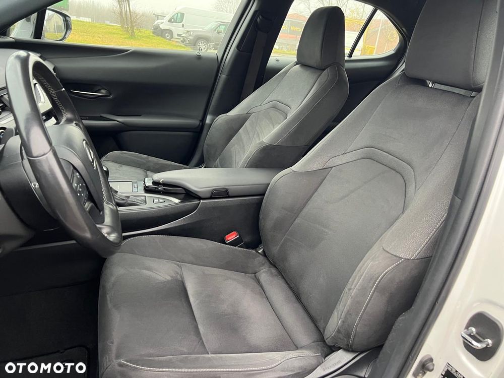 Lexus UX 250h Elegance 2WD - 17