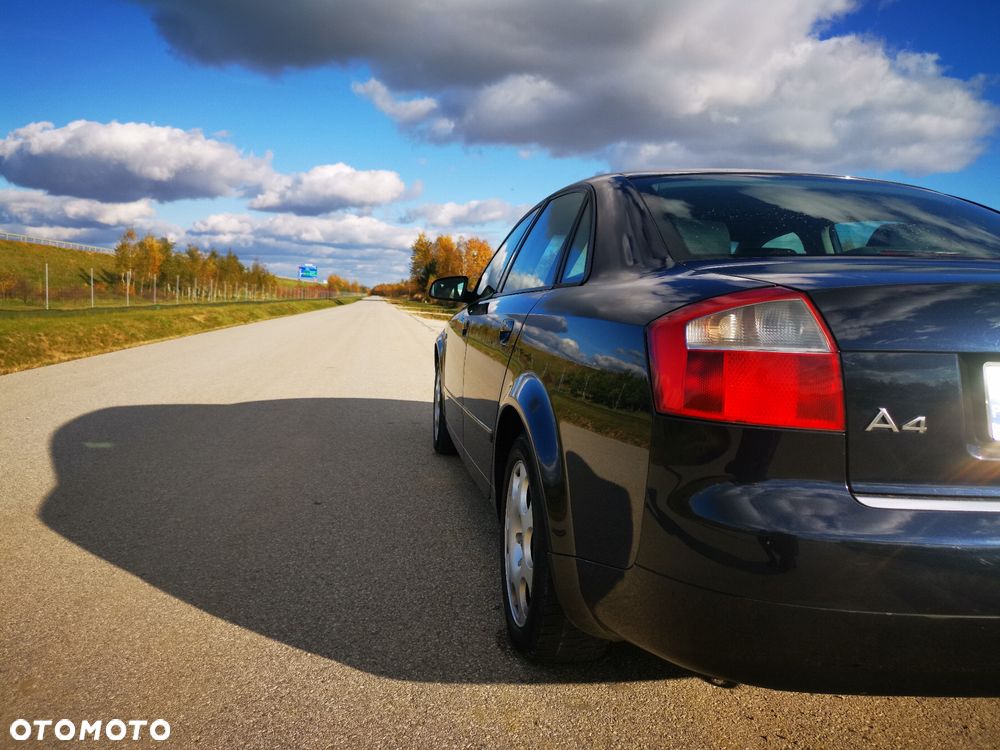 Audi A4 Limousine - 10