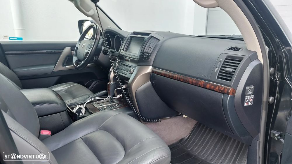 Toyota Land Cruiser 4.5 D-4D V8 - 12