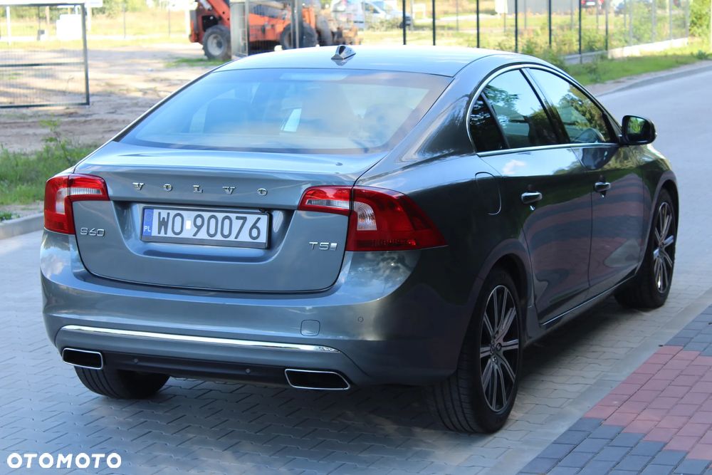 Volvo S60 - 4
